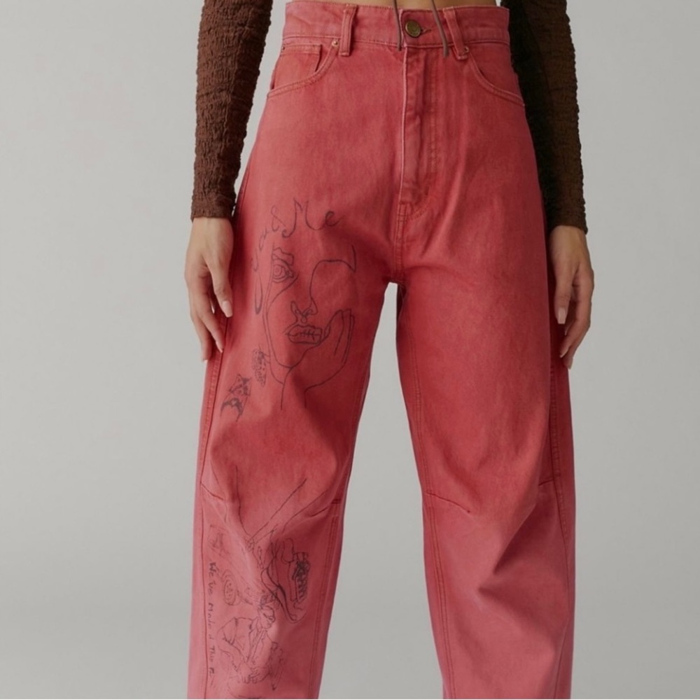 BDG Urban Outfitter Jeans Size 24 Pink with drawings